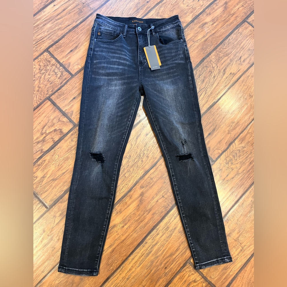 Risen Jeans womens 30/11 black Skinny stretch ankle distressed (measure 28x27)